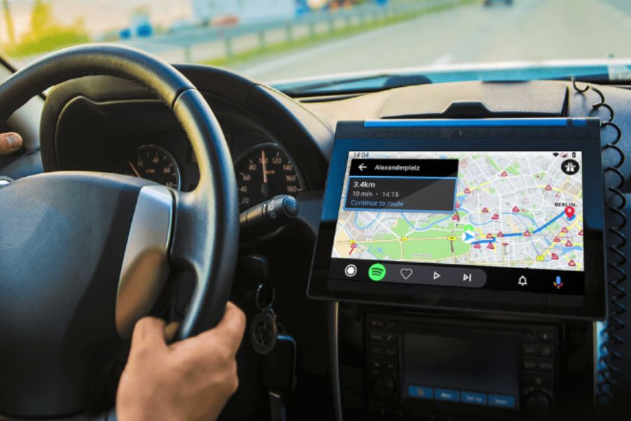 آشنایی با اجزا و عملکرد GPS در مانیتور خودرو